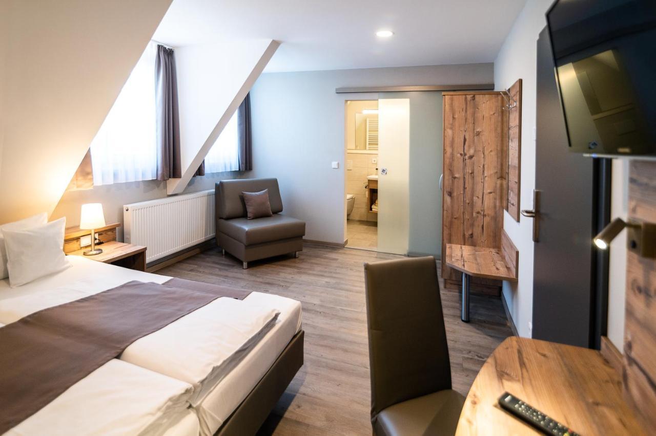 Hotel-Gasthof Neue Post Leutershausen  Extérieur photo