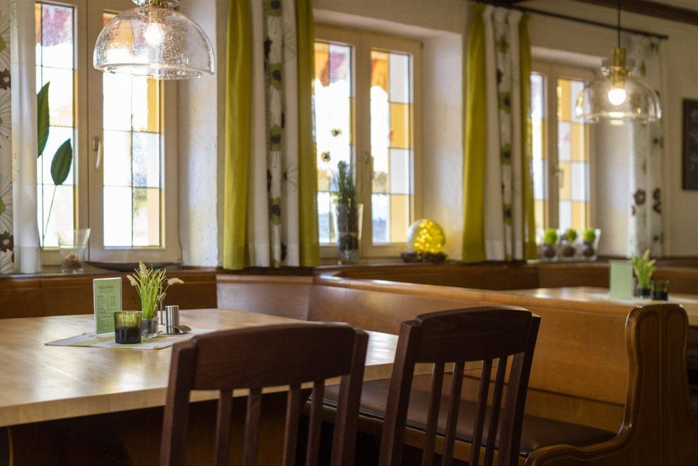 Hotel-Gasthof Neue Post Leutershausen  Extérieur photo