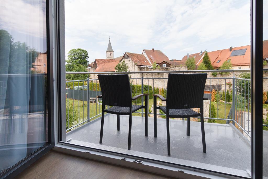 Hotel-Gasthof Neue Post Leutershausen  Extérieur photo