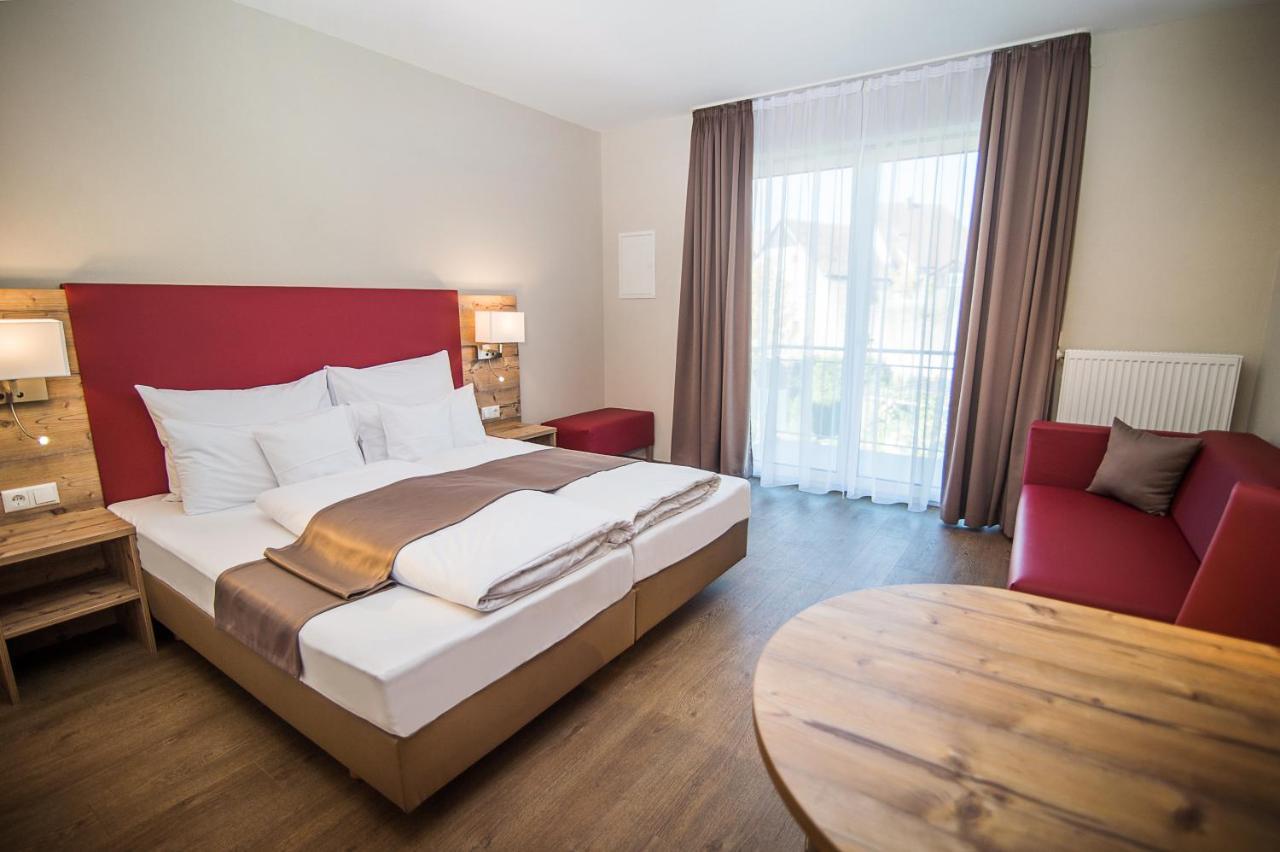 Hotel-Gasthof Neue Post Leutershausen  Extérieur photo