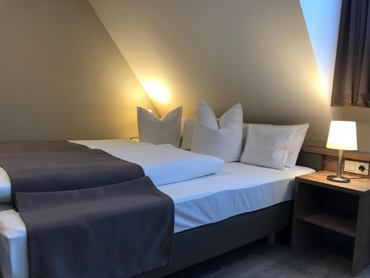 Hotel-Gasthof Neue Post Leutershausen  Extérieur photo